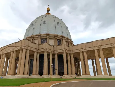 Location de voiture à Yamoussoukro : Avec ou Sans Chauffeur | Voiture Côte d'Ivoire