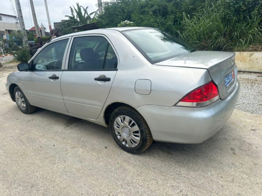 Mitsubishi Lancer à vendre Abidjan - Voiture Côte d'Ivoire
