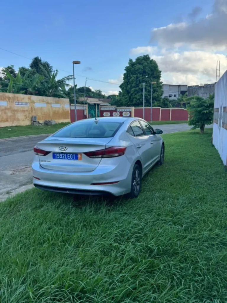 Hyundai Elantra à vendre Abidjan - Voiture Côte d'Ivoire
