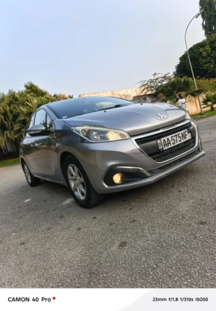 Peugeot 208 à vendre Abidjan - Voiture Côte d'Ivoire