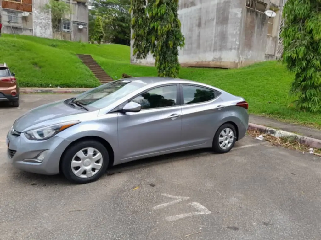 Hyundai Elantra à vendre Abidjan - Voiture Côte d'Ivoire