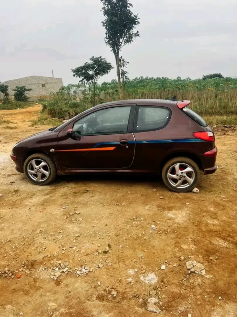 Peugeot 206 à vendre Abidjan - Voiture Côte d'Ivoire