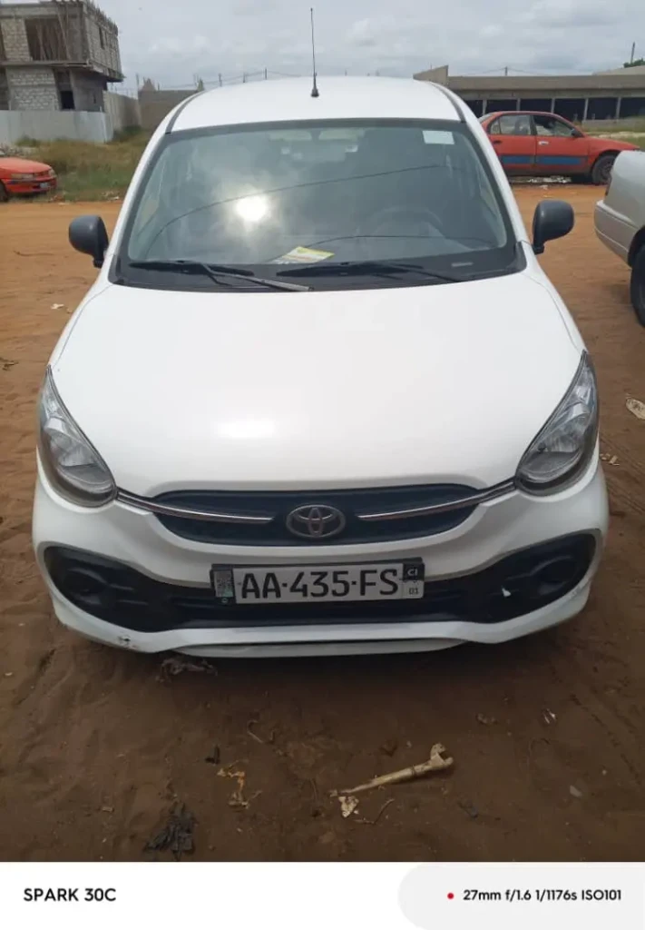 Toyota Vitz à vendre Abidjan - Voiture Côte d'Ivoire