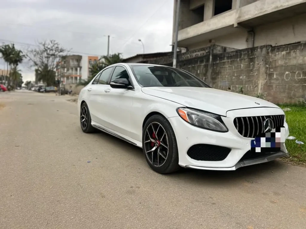 Mercedes-Benz C300 à vendre Abidjan - Voiture Côte d'Ivoire