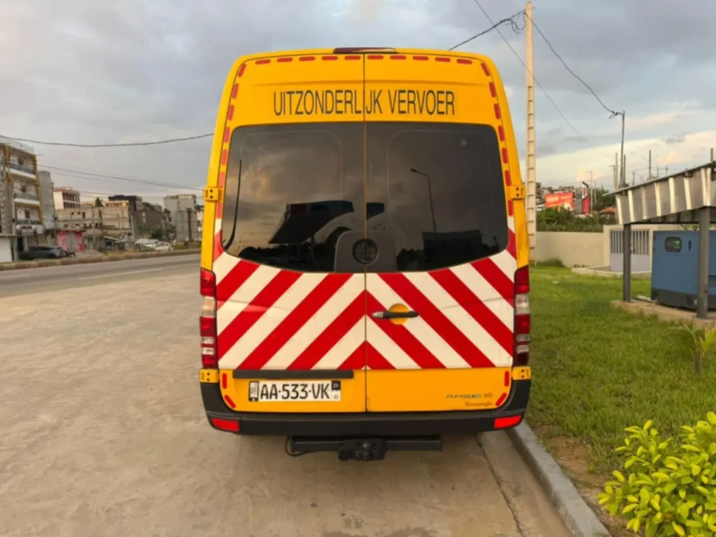 Mercedes-Benz Massif Fourgon à vendre Abidjan - Voiture Côte d'Ivoire