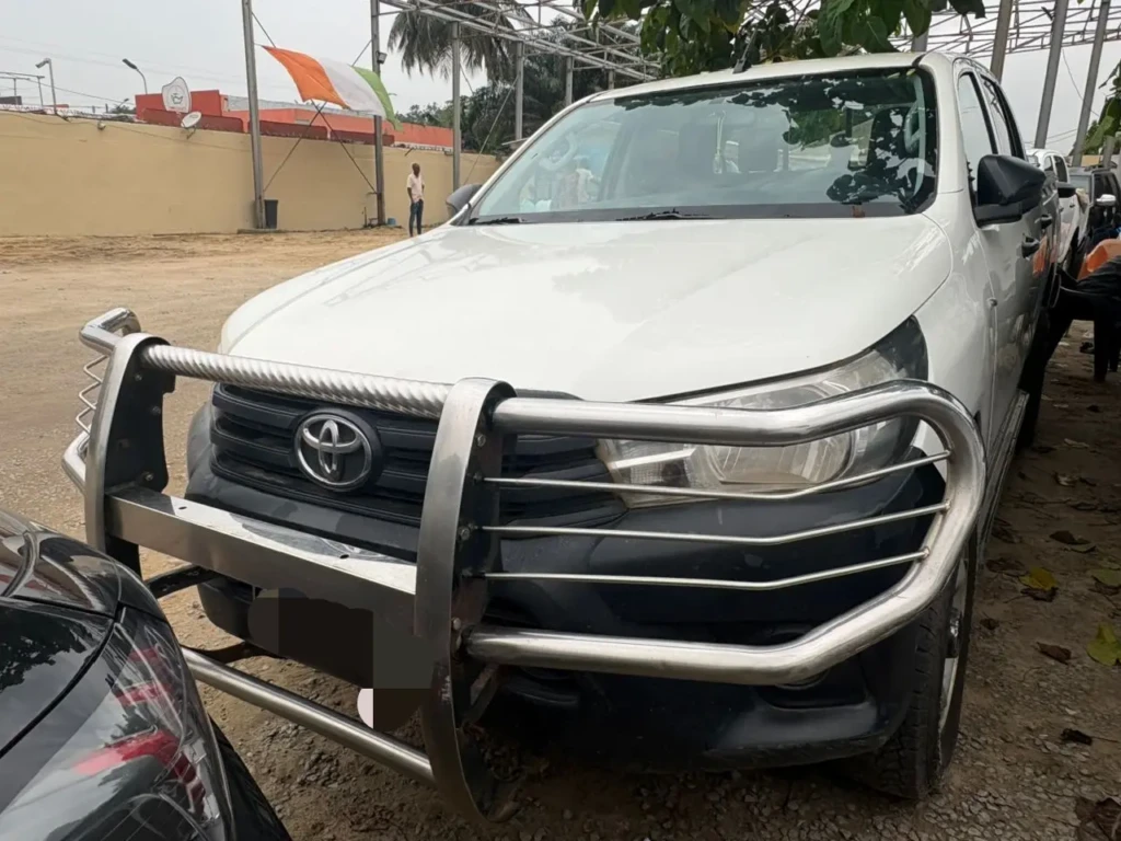 Toyota Hilux à vendre Abidjan - Voiture Côte d'Ivoire