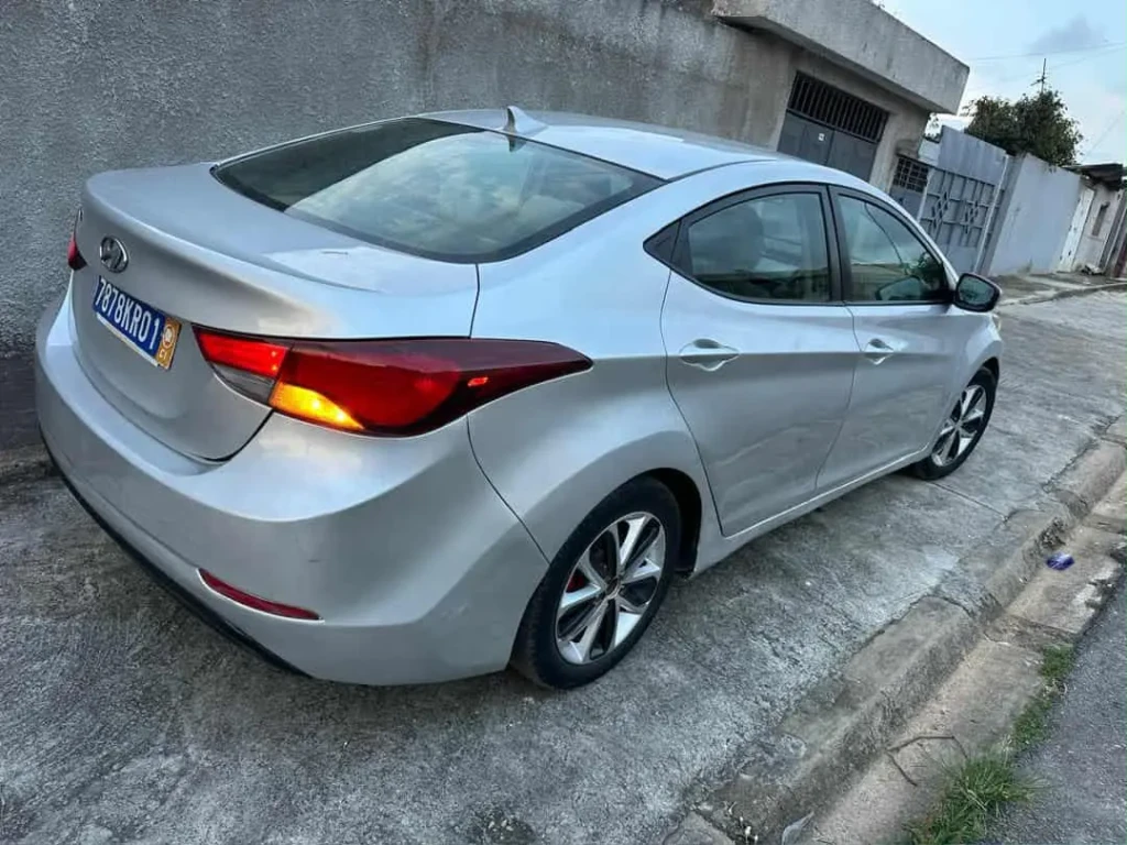 Hyundai Elantra à vendre Abidjan - Voiture Côte d'Ivoire