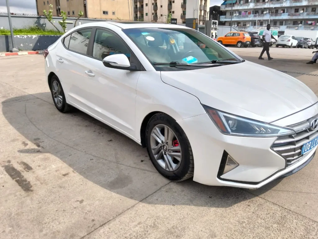 Hyundai Elantra à vendre Abidjan - Voiture Côte d'Ivoire