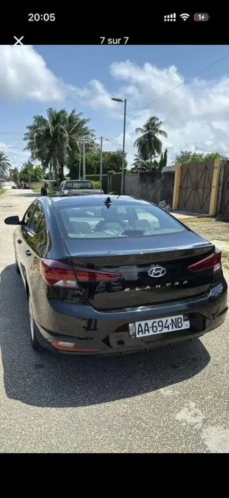 Hyundai Elantra à vendre Abidjan - Voiture Côte d'Ivoire