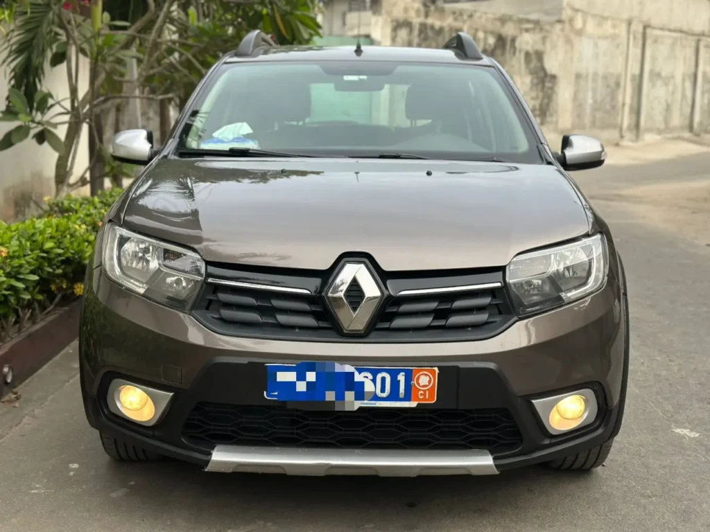Renault sandero à vendre Abidjan - Voiture Côte d'Ivoire