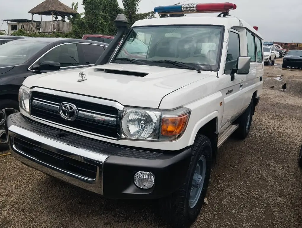 Ambulances médicalisée Toyota azawad à vendre Abidjan - Voiture Côte d'Ivoire