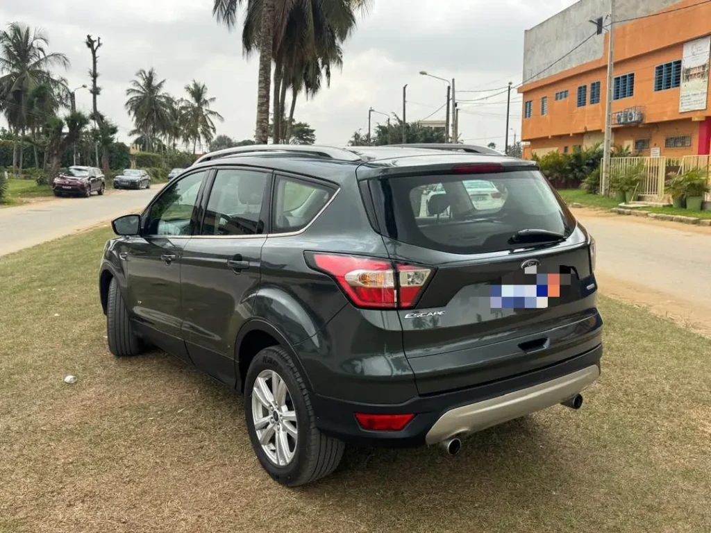Ford ESCAPE à vendre Abidjan - Voiture Côte d'Ivoire