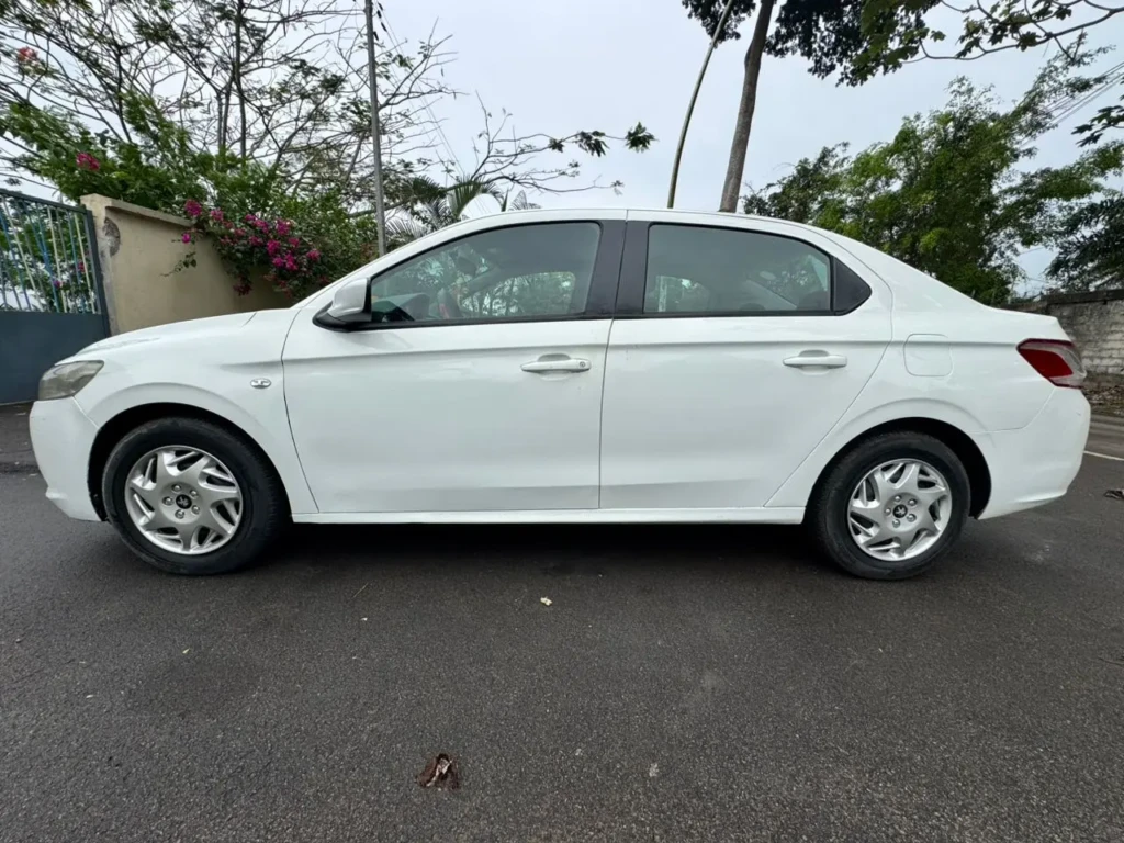 Peugeot 301 à vendre Abidjan - Voiture Côte d'Ivoire