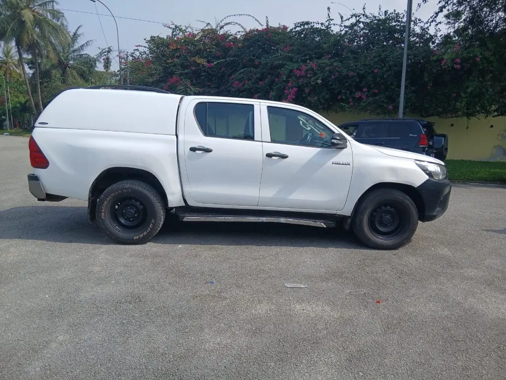 Toyota Hilux à vendre Abidjan - Voiture Côte d'Ivoire