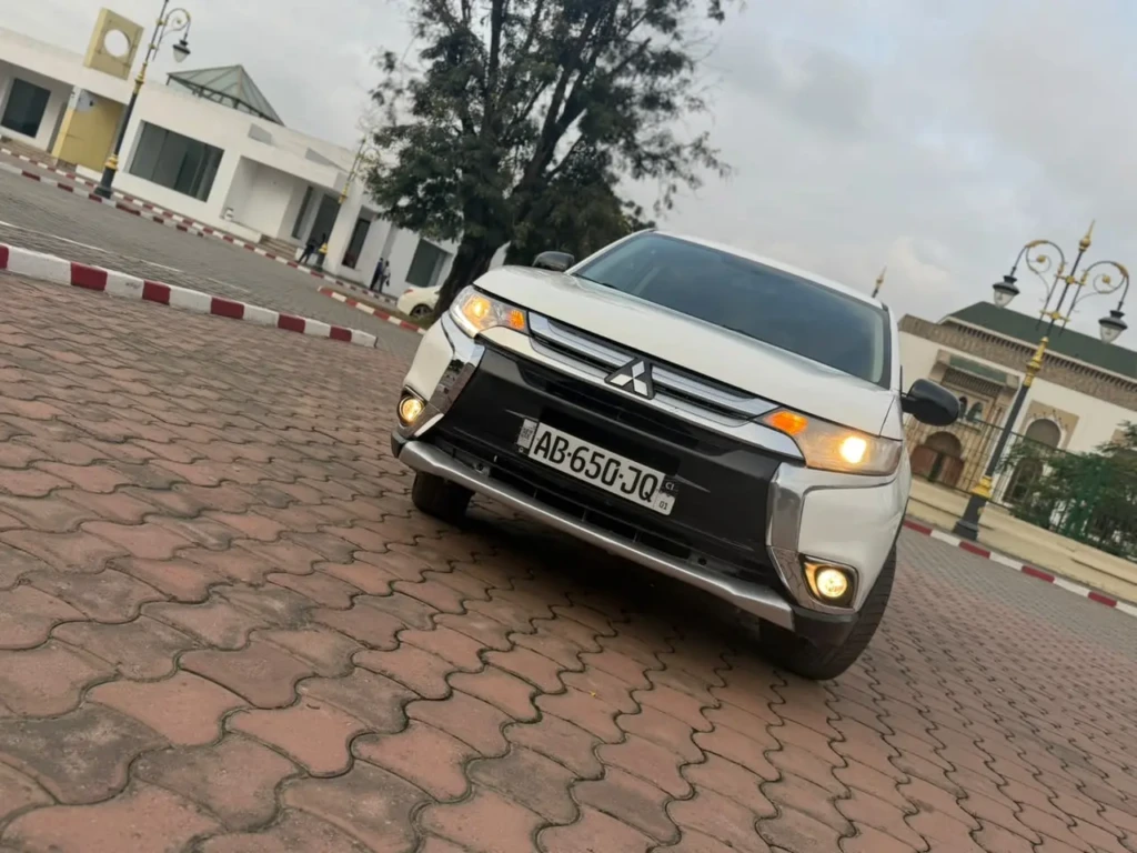 MISTUBISHI Outlander à vendre Abidjan - Voiture Côte d'Ivoire