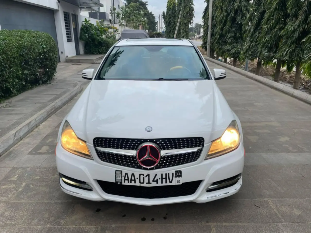 Mercedes C300 à vendre Abidjan - Voiture Côte d'Ivoire