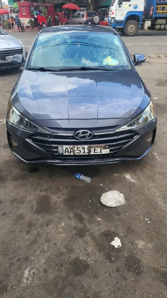 Hyundai Elantra à vendre Abidjan - Voiture Côte d'Ivoire