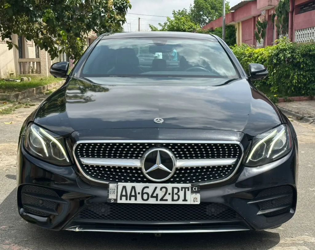 Mercedes-Benz E300 à vendre Abidjan - Voiture Côte d'Ivoire