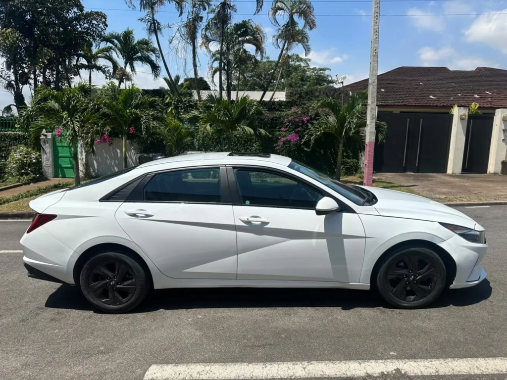 Hyundai Elantra à vendre Abidjan - Voiture Côte d'Ivoire